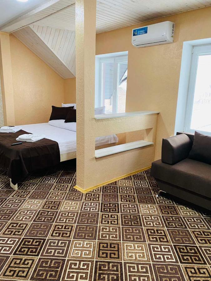 Hotel Під Явором New Drogomirchany Zewnętrze zdjęcie
