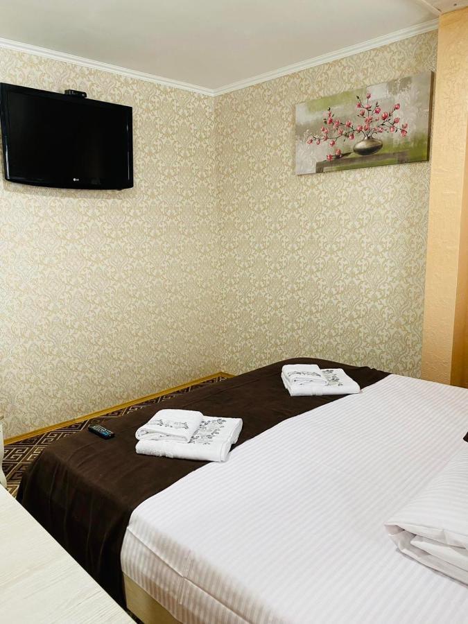 Hotel Під Явором New Drogomirchany Zewnętrze zdjęcie